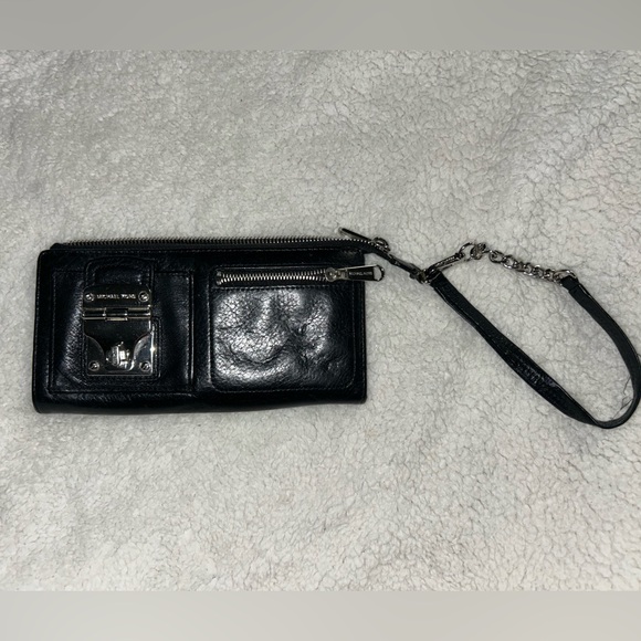 Michael Kors Wristlet Wallet - Picture 1 of 4